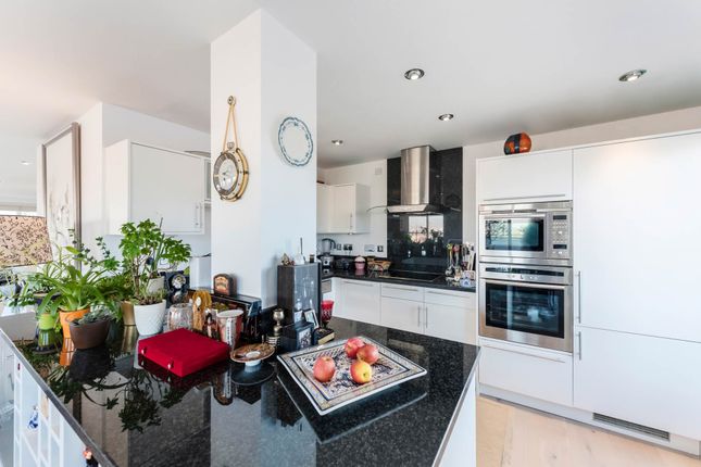 454 Anchor House, Smugglers Way, London photo 3