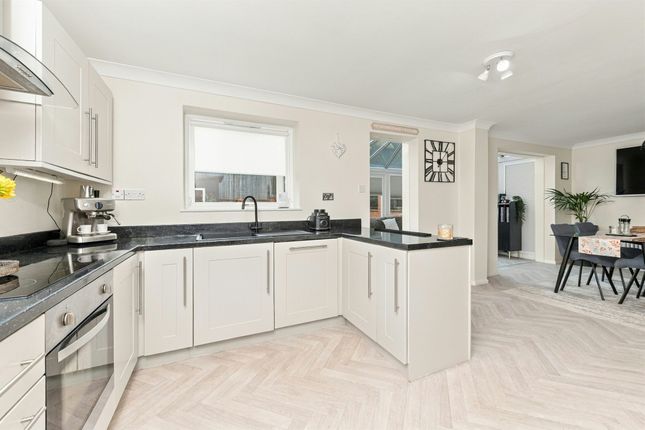 5, Buckthorne Fold, Wakefield photo 2