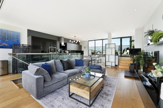 1-bed flat on Flat 603 Lumiere, 58, Lumiere, St. John's Hill, London, £795,000