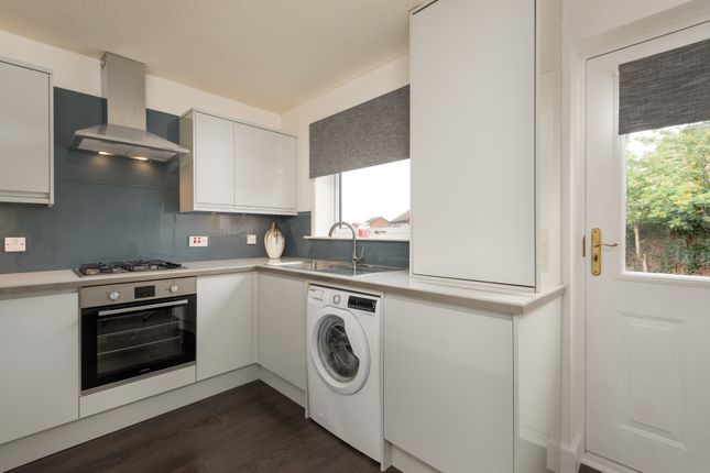 27, Corbiewynd, EDINBURGH photo 4