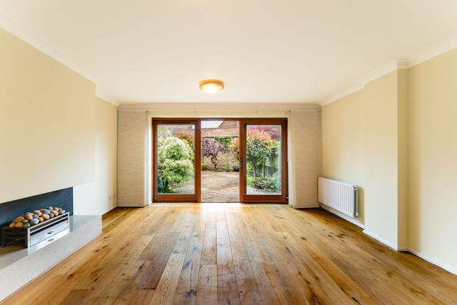 6 De Grey Court, York photo 2