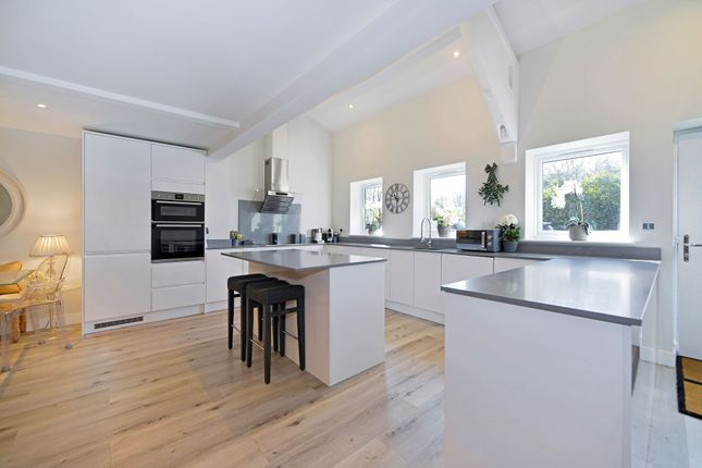 2 Ridings Barn Loxwood Road, Cranleigh photo 2
