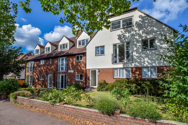 Flat for sale in Hadleigh Road, Leigh-On-Sea