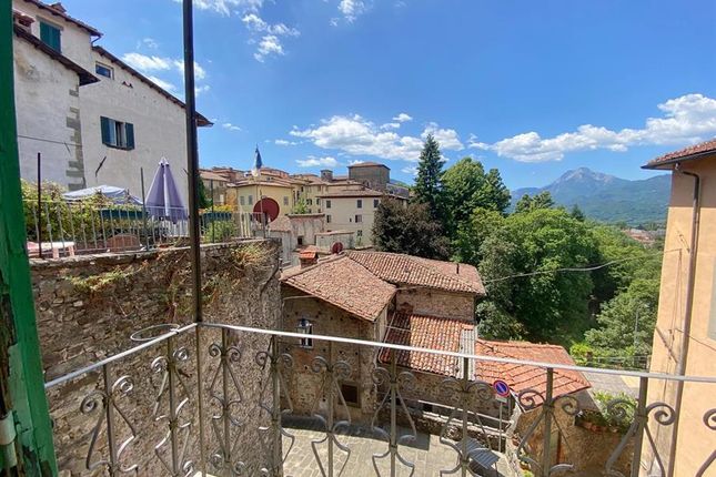 Thumbnail Apartment for sale in Barga, Tuscany, 55051, Italy