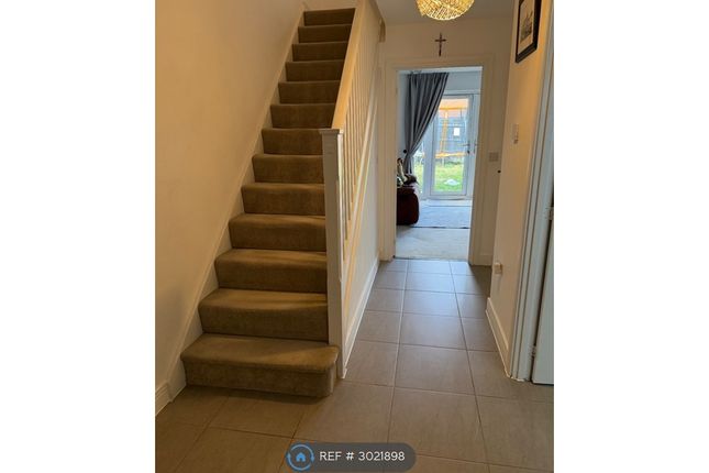 Colosseum Drive, Houghton Regis, Dunstable photo 2