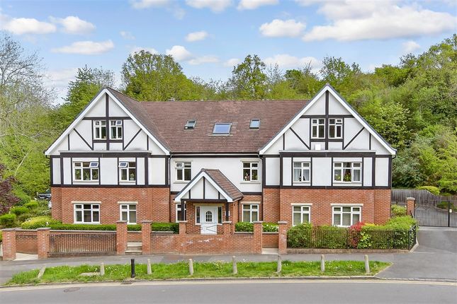 2-bed flat on Lower Barn Road, Purley, £300,000