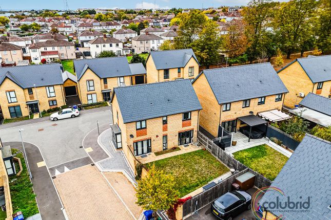 25, Devonshire Close, Grays photo 3