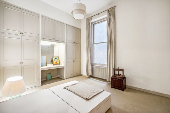 Flat 8, 27, Redcliffe Square, London photo 4