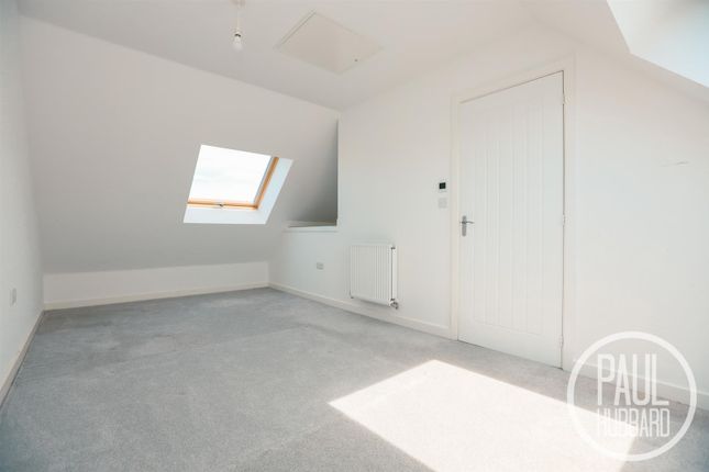 23, Lyncoln Drive, Lowestoft photo 2