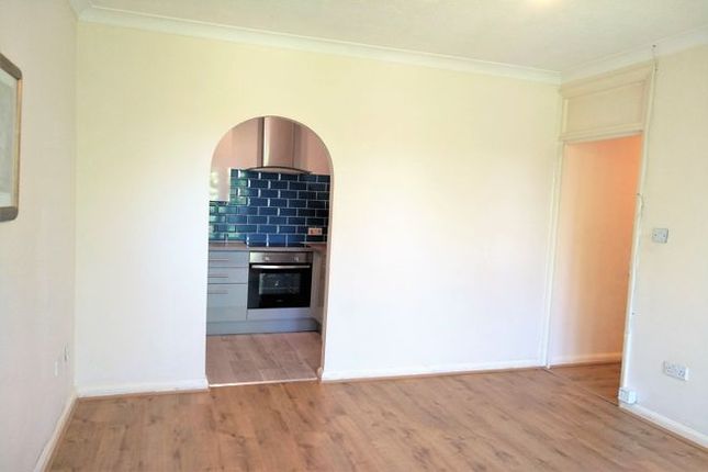 195 Royal Court, Royal Court, Langley  photo 5