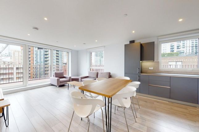 Thumbnail Flat to rent in Park Central East, London