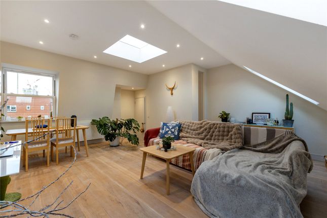 52A, Collingbourne Road, London photo 4