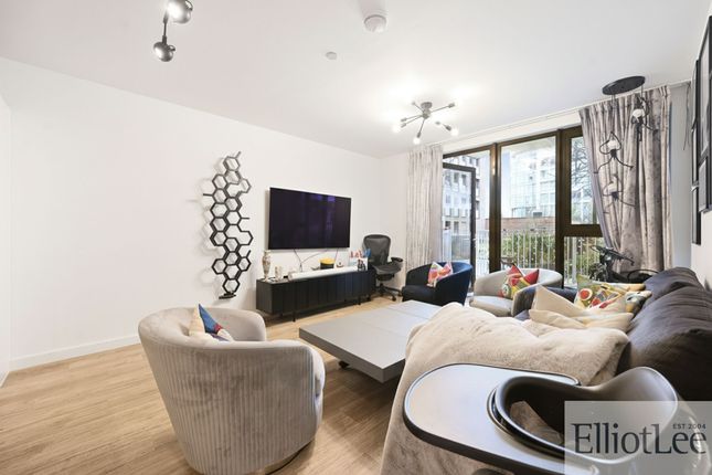 Flat 95, Viscount House, London photo 4