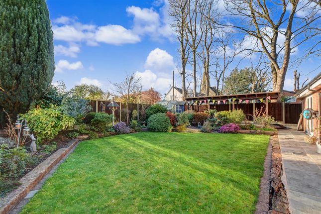 16b, Meadow Close, Derbyshire photo 4