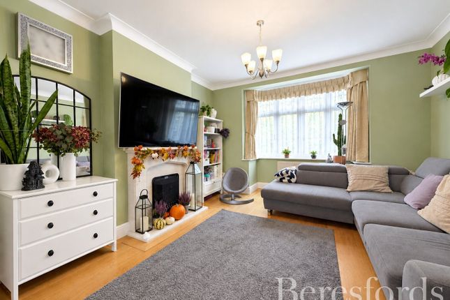 Great Gardens Road, Hornchurch photo 2
