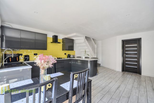 64b, Pampisford Road, Purley photo 3