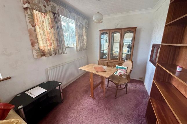 4, Ranleigh Avenue, Kingswinford photo 4