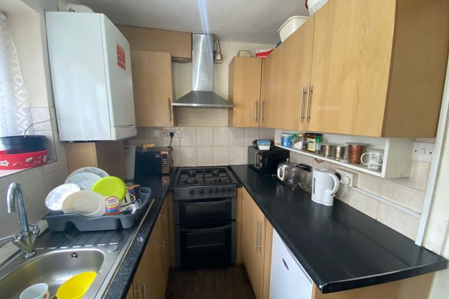 Flat for sale in Victoria Road, Southall
