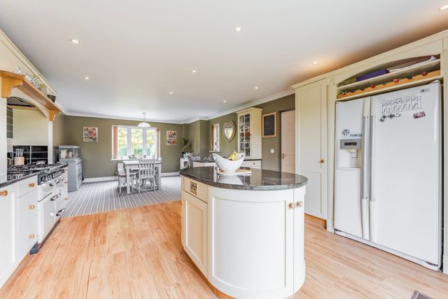 4 Pipers Gardens, Diss photo 4