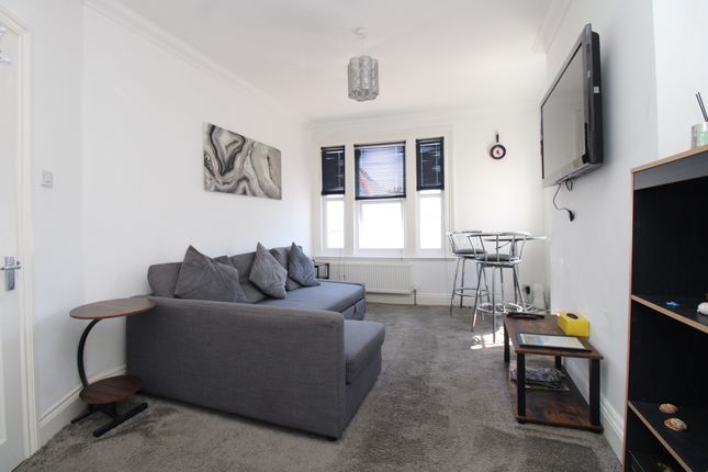 Flat 4, 1 Garfield Road, Paignton photo 4