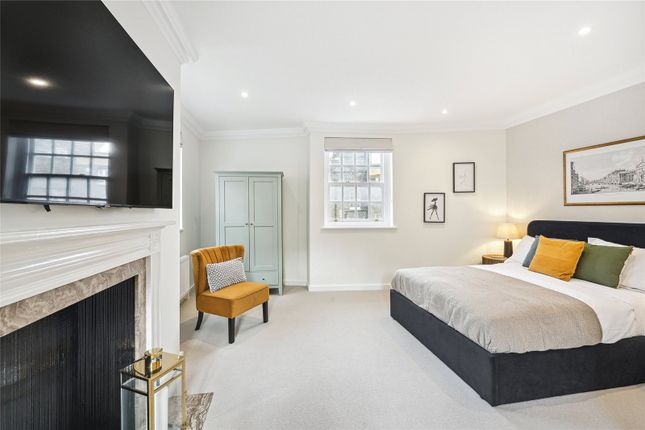 End terrace house to rent in Catherine Place, Westminster, London