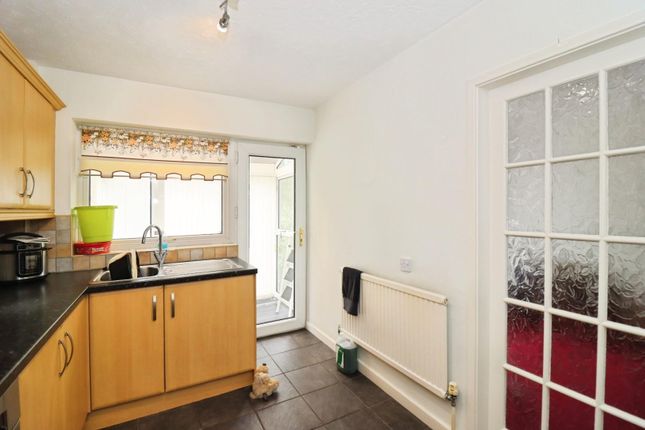 56, Smithfield Avenue, Chesterfield photo 3