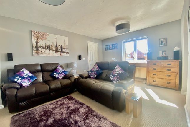 Flat for sale in Whitebeam Close, Peterborough