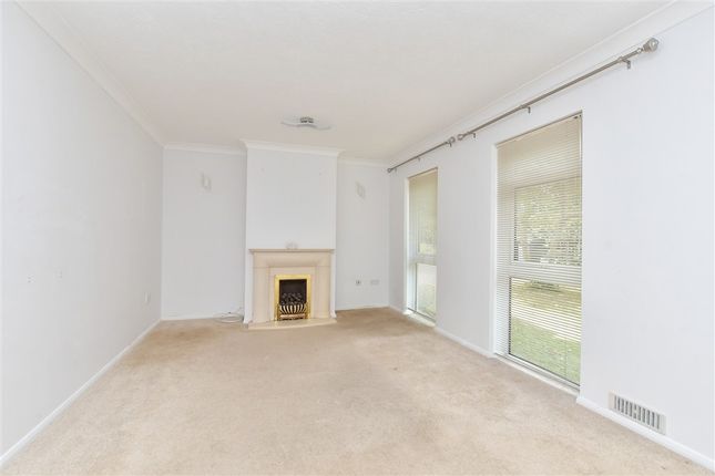 Sadlers Close Walderslade, Chatham photo 4