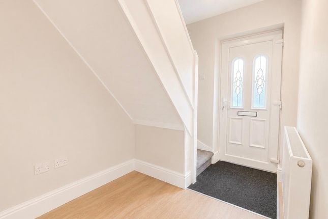 7, Henshaw Oval, Leeds photo 2