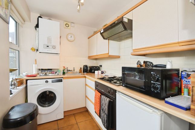 71, Sanforth Street, Derbyshire photo 2