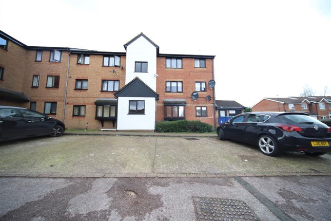 Thumbnail Flat to rent in Whitehead Close, London