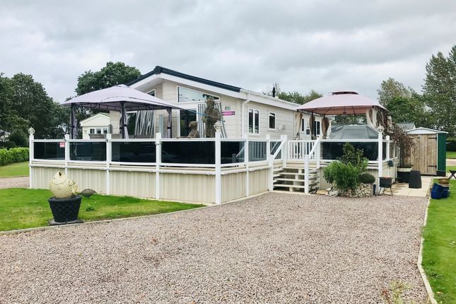 Thumbnail Lodge for sale in Lodge Road, Tattershall, Lincoln