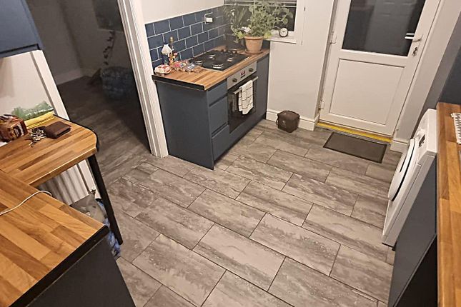 22, West Close, Cardiff photo 2