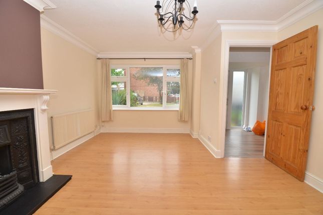 16 Liphook Close, Hornchurch photo 5