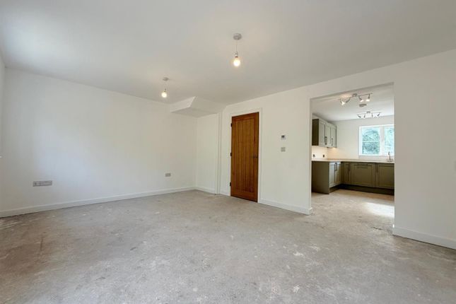 Scotts Quarry, Quarryman Close, Bampton photo 3