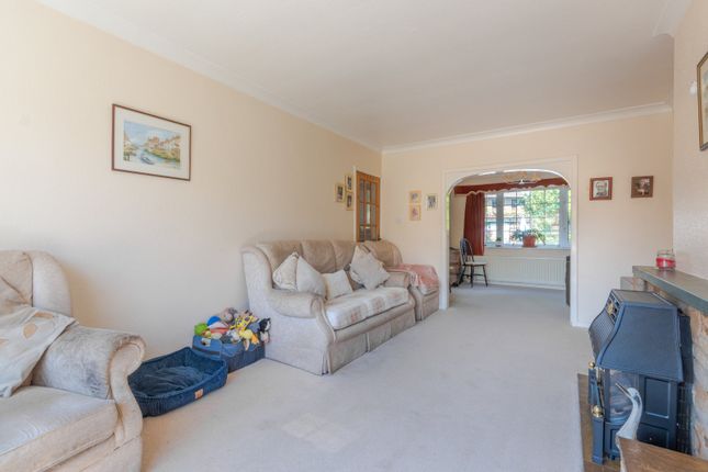 17, Woodland Crescent, West Yorkshire photo 3