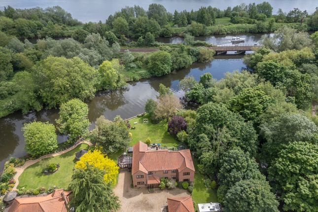 Thumbnail Detached house for sale in Thorpe Hall Close, Norwich