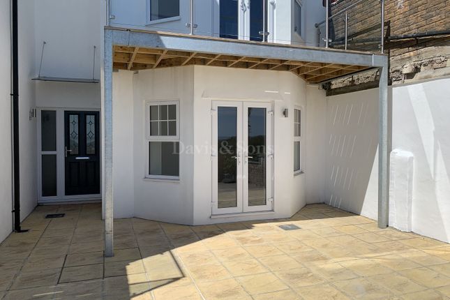 Flat for sale in Clevedon Road, Newport