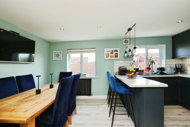 45, Armstrong Way, YORK photo 4
