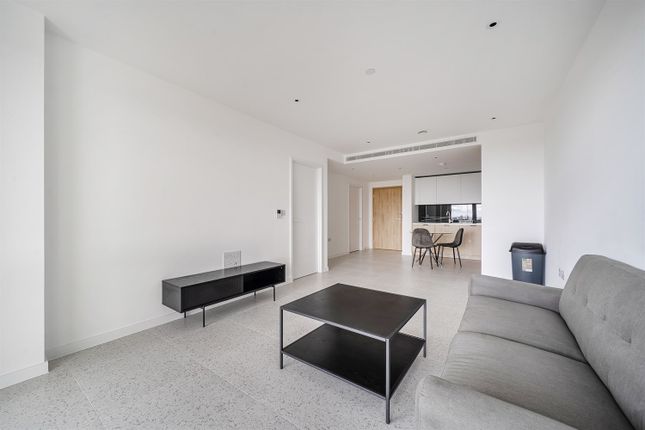 Apartment 2204, Bouchon Point, 7 Cendal Crescent, London photo 4