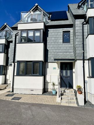 3Â Bedroom Mid Terraced House For Sale