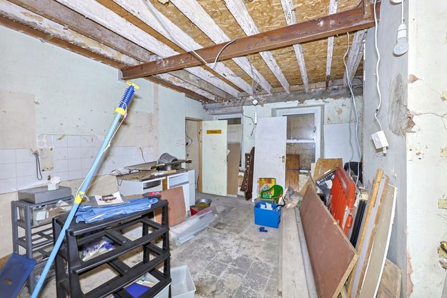 4, St. Catherine Street, Carmarthen photo 4