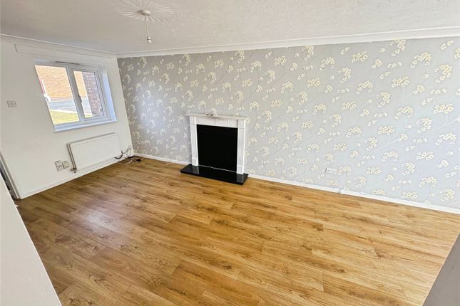 21, Leven Drive, West Midlands photo 2