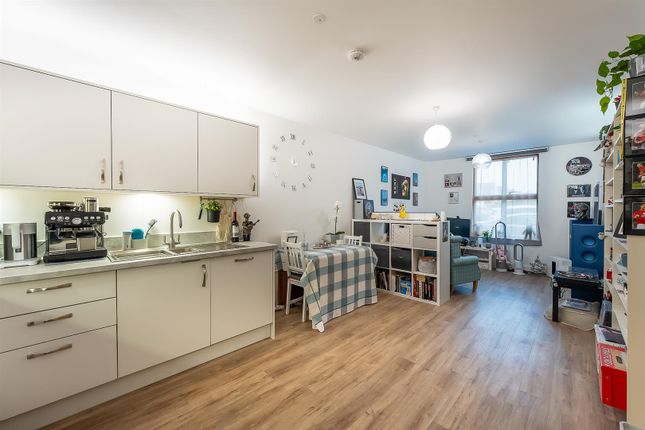 Flat 6, 57, Beach Road, Weston-super-Mare photo 3