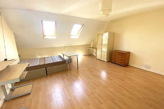 Thumbnail Maisonette to rent in Wilberforce Road, Southsea