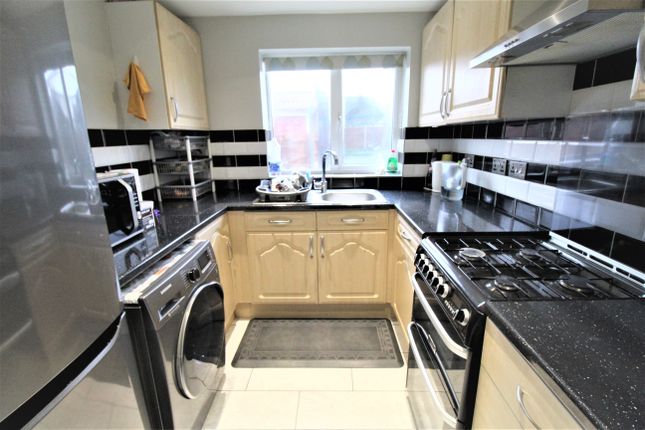 19, Hannibal Road, Staines-upon-Thames photo 2
