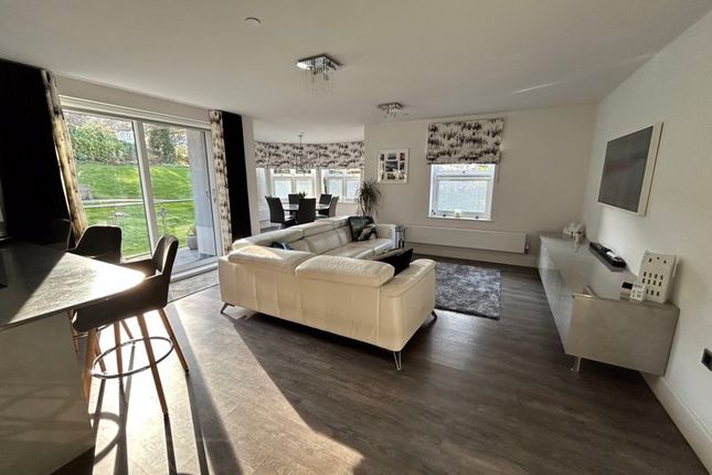 Apt 1 The Sycamores, Pwllycrochan Avenue, Colwyn Bay photo 2