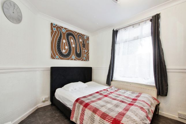 Terraced house for sale in Oxlow Lane, Dagenham