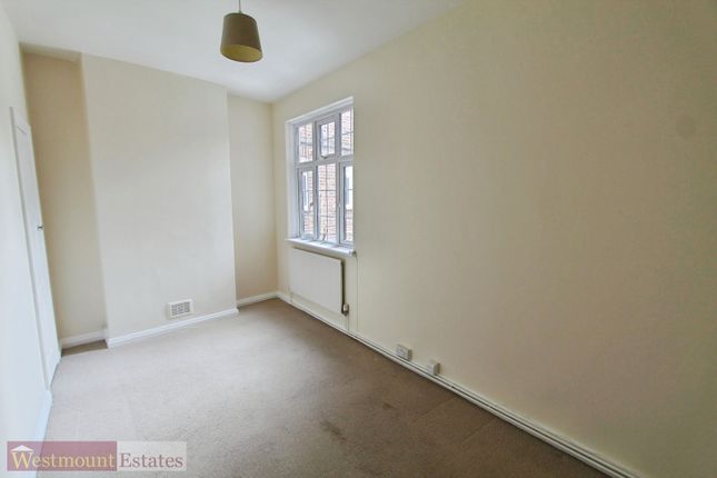 14a, Stratheden Parade, London photo 4