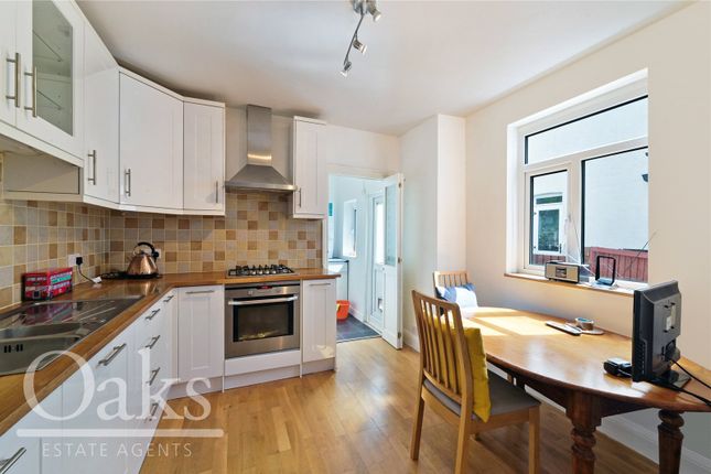 Thumbnail Flat to rent in Crowther Road, London